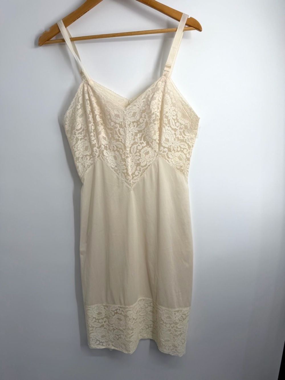 Vintage Lingerie Delicate Lace Chemise Slip Dress in Cream